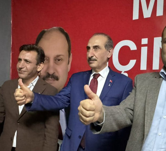 Urfa'da AKP'den istifa eden Yalçınkaya da YRP'den aday oldu