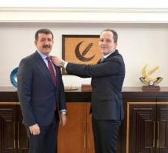 AKP'den YRP'ye geçen Mehmet Ekinci 'tehdit' ve 'hakaret'ten yargılanıyor