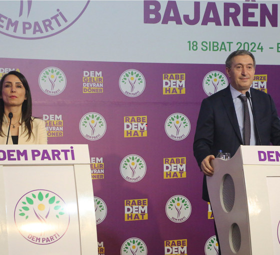 DEM Parti seçim beyannamesini açıkladı: 'Yine kazanacağız, halkın olanı geri almaya geliyoruz'