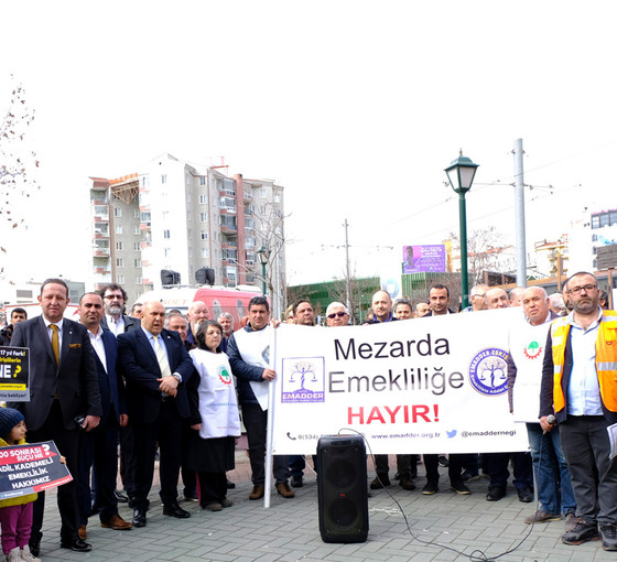 EYT'yi gün farkıyla kaçıranlardan protesto: '2000 sonrası girişlilerin suçu ne?'