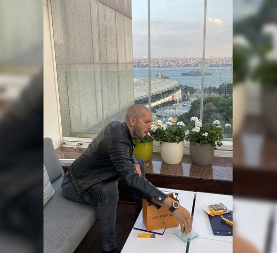 Suç örgütü kurmak ve insan kaçakçılığından yargılanan Andrew Tate İstanbul'da