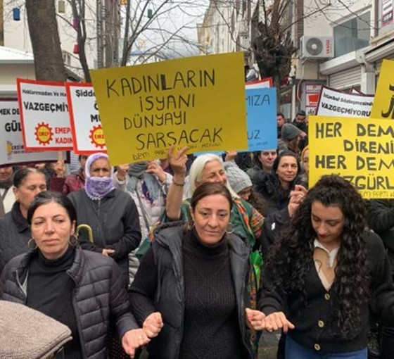 Dersim'de kadınlar 8 Mart mitingi için bir araya geldi