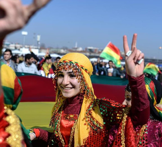 İstanbul'da Newroz deklarasyonu: 'Zaman özgürlük ve zafer için ayağa kalkma zamanıdır'