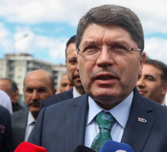 Adalet Bakanı Yılmaz Tunç: Meclis karar alırsa Cumhurbaşkanı için tekrar adaylık yolu açılabilir