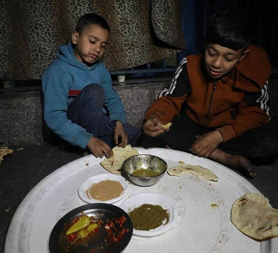 Gazze'de ramazan sofraları boş: 'Yemek yemek istiyoruz, ekmek istiyoruz'