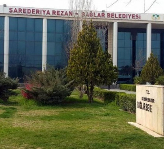 Kayyım, belediyeyi aile şirketine çevirdi: Önce baldızını başkan yardımcısı yaptı, sonra oğlunu işe aldı