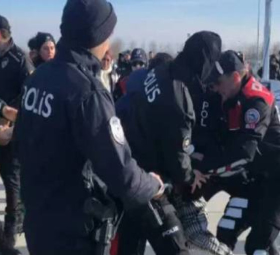 İstanbul Newroz'unda gazetecilere polis saldırısı Meclis gündeminde