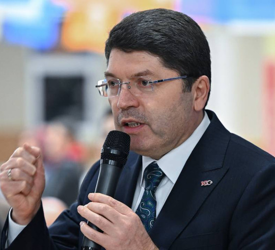 Trabzonspor-Fenerbahçe maçında şiddet: Bakan Tunç'tan futbolda şiddet düzenleme sinyali