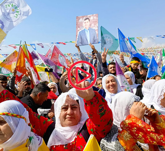 Mersin'de Newroz coşkusu: 'Aramıza örmek istedikleri duvarları başlarına yıkacağız'