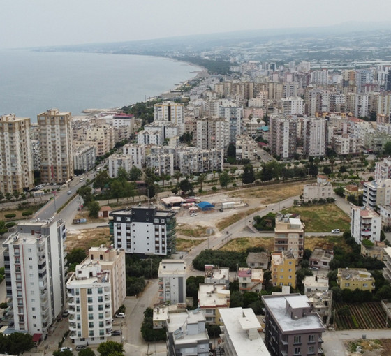 Mersin'de depremden sonra kiraları artıran emlakçı ve mülk sahiplerine dava açıldı