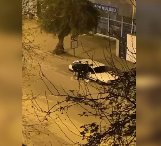 İzmir’de bir kadın sokak ortasında şiddete maruz kaldı