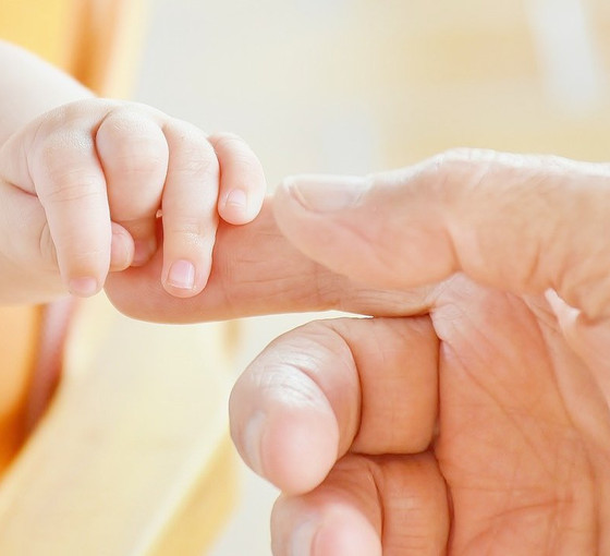 İnternette 'bebek satışı' iddiası: 'Borçlarım var'