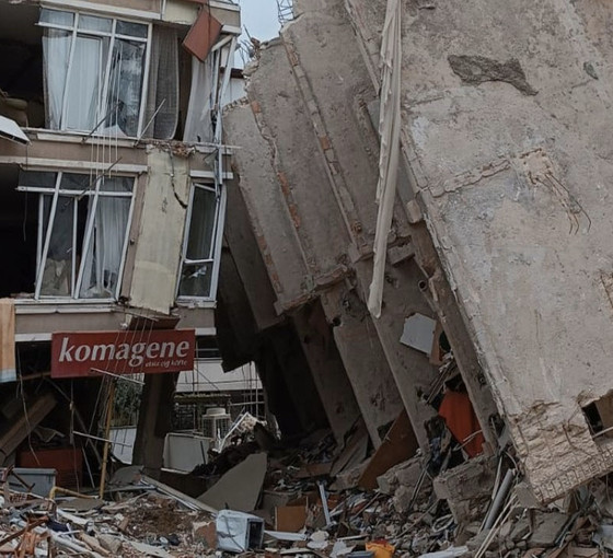 14 kişinin öldüğü apartmanın müteahhidi kamu binaları yapıyormuş