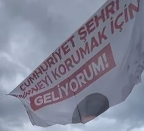 Edirne'de CHP'nin seçim afişlerine saldırı