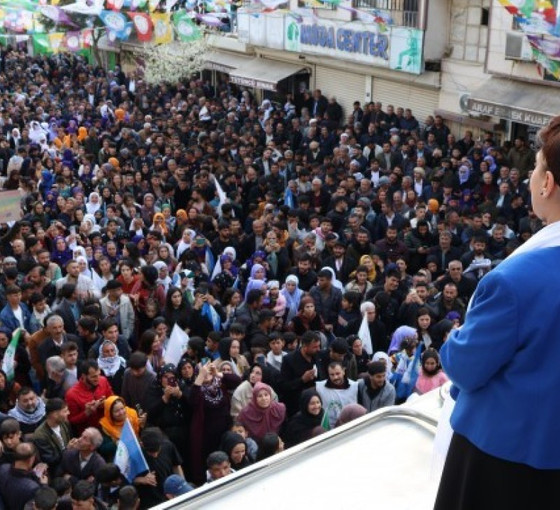 Leyla Zana, Viranşehir'den seslendi: Ekmeğimizi, suyumuzu paylaşırız ama irademizi asla paylaşmayız