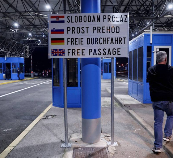 Bulgaristan ve Romanya 17 yıl bekledikten sonra Schengen'e girdi