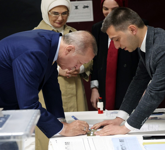 'Erdoğan şamar yedi' diyen dış basın, sıradaki cumhurbaşkanı olarak İmamoğlu'nu işaret etti
