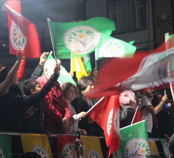 Diyarbakır'da zafer DEM Parti'nin: DEM Parti oy oranını arttırdı, AKP yarı yarıya düştü