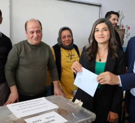 DEM Parti yüzde 55'le belediyeyi kazandı: Adalet Bakanlığı istedi, mahkeme Abdullah Zeydan'ın seçilme hakkını geri aldı