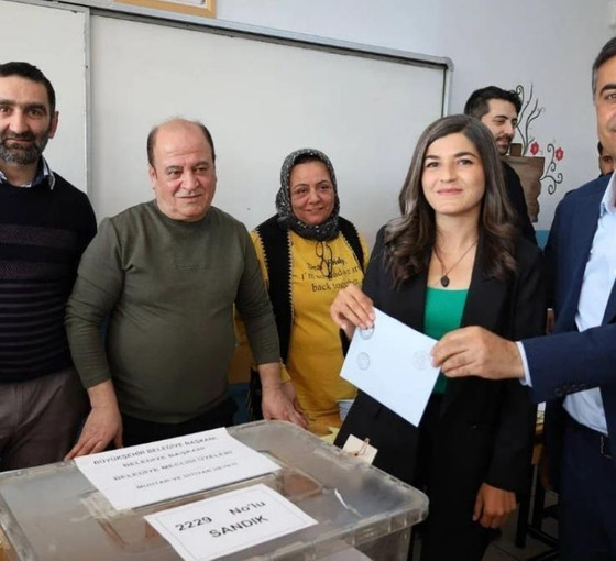 Hukukçular Van seçim kurulunun Zeydan kararını değerlendirdi: 'Hukuki açıdan tam bir skandal'