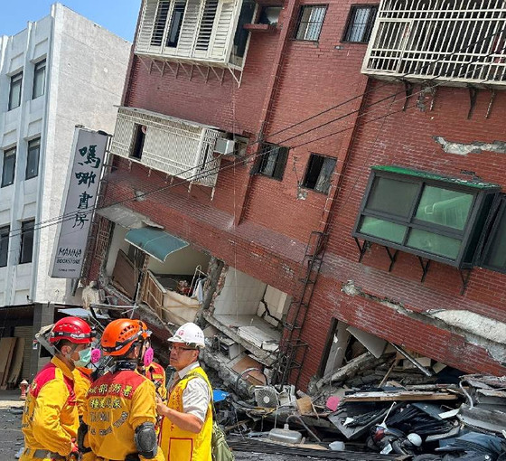 Tayvan 7.4 büyüklüğünde depremle sarsıldı: En az 9 ölü, 946 yaralı