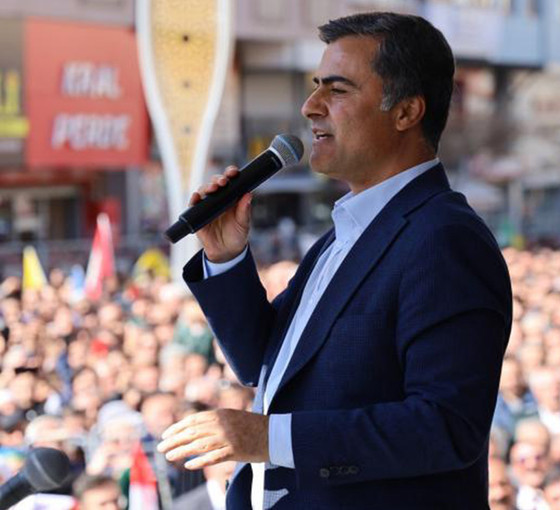 Kulis: AKP içindeki görüş farklılıkları, Van'daki Abdullah Zeydan krizinde de ortaya çıktı