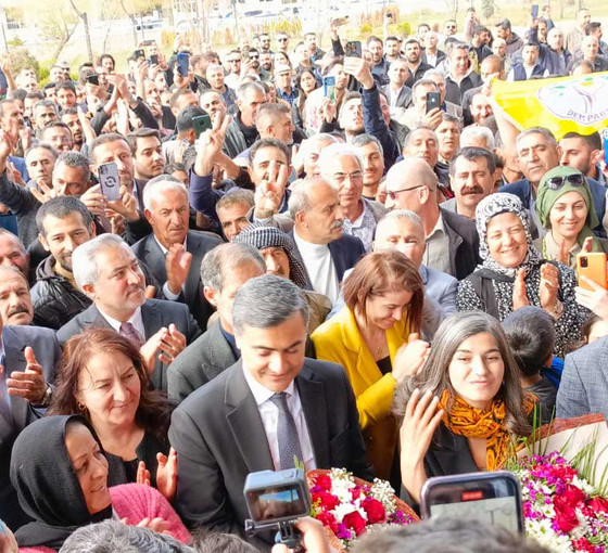 Zeydan ve Şedal görevi devraldı: Alkışlar ve zılgıtlarla karşılandılar