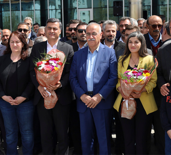 Mazbatanın alındığı Van'da devir teslim töreni yapıldı