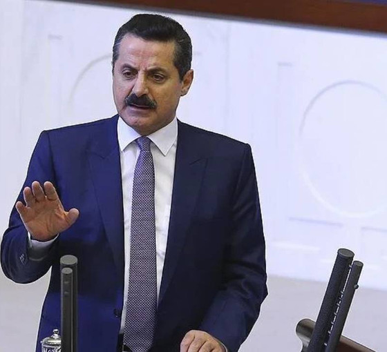 AKP’li Faruk Çelik’ten partisine seçim eleştirisi: Aday olabilmek için birçok yolu kendine mübah görenler…