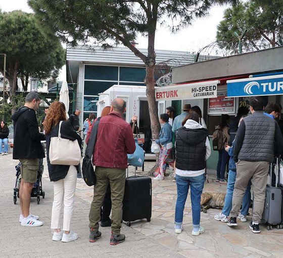 Kapıda vize uygulaması başladı: Yunan adaları için bayram yoğunluğu