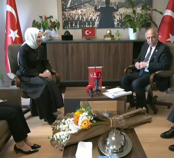 AKP'den Yeniden Refah'a bayram ziyareti: 'Bizim yüzümüzden kaybettiğiniz belediye yok çok şükür'
