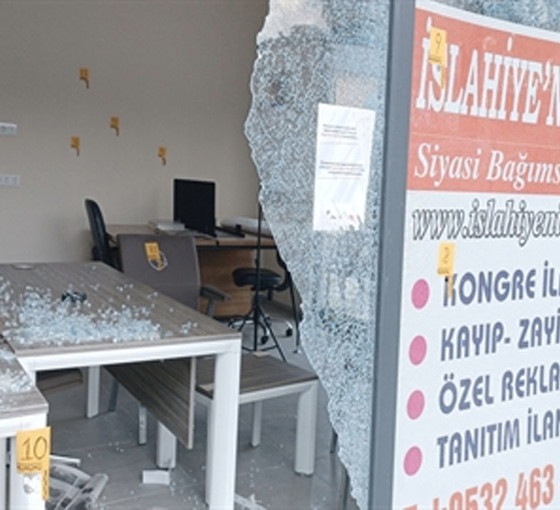 Antep'te yerel gazetenin ofisi kurşunlandı