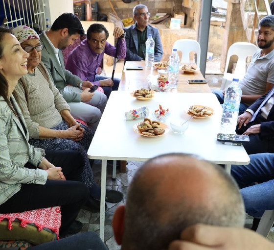 Hatimoğulları Hatay’daki depremzede aileleri ziyaret etti