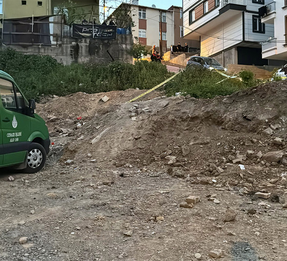 Sancaktepe’de boş arazide bebek cesedi bulundu: Anne ve baba gözaltına alındı