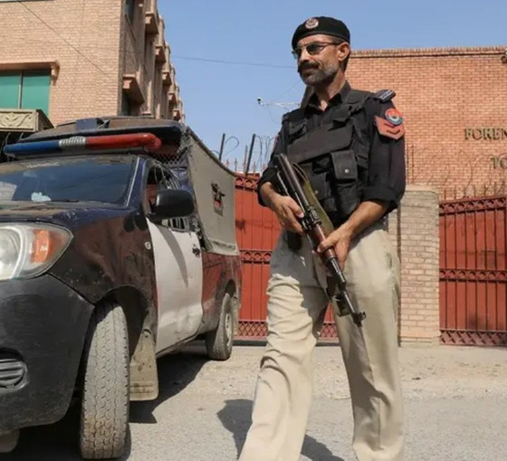 Pakistan'da saldırı: Otobüsü durdurup sekiz yolcuyu katlettiler