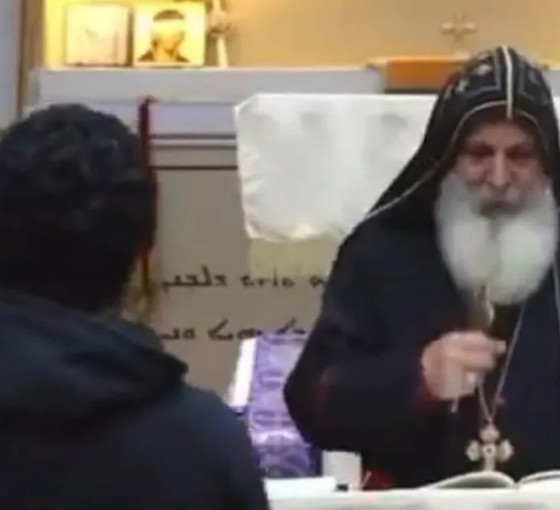 Avustralya'da kiliseye canlı yayında saldırı: Papaz bıçaklandı
