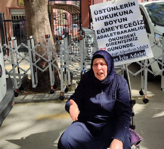 Adalet talebi bariyerleri de aştı: Emine Şenyaşar, tüm engellemelere rağmen eylemini sürdürdü