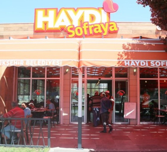 AKP'li belediye de 'kent lokantası' açtı: 'Haydi sofraya'