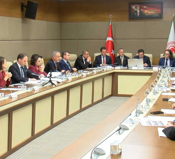 İliç Komisyonu'nda CHP 'sorumlu Murat Kurum' dedi, AKP ve MHP'li vekiller tepki gösterdi