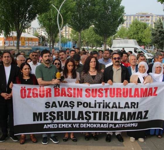 Kürt gazetecilerin gözaltına alınmasına tepkiler sürüyor: 'Özgür basına saldırı Kürt halkına saldırıdır'
