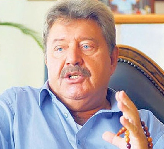 Eski Bakan Yılmaz'ın ailesi: Kalp krizi nedeniyle vefat etti