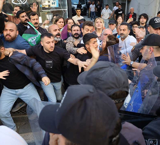 Adana'daki 'Van' protestosunda polis şiddetine uğrayanlara soruşturma