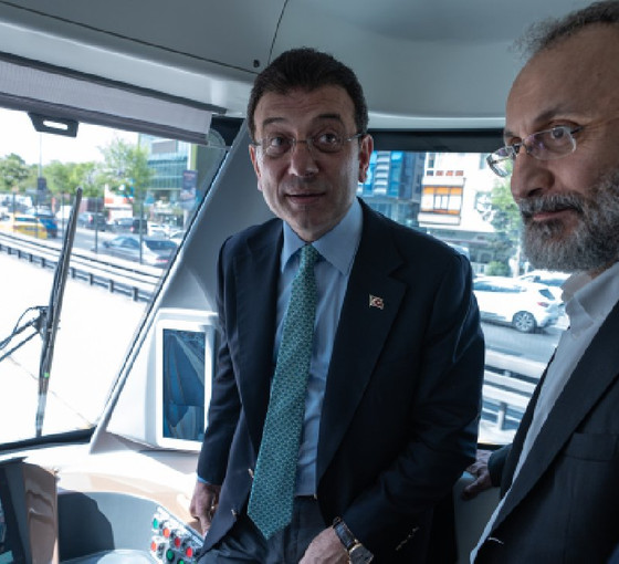 İmamoğlu, elektrikli metrobüsün test sürüşüne katıldı