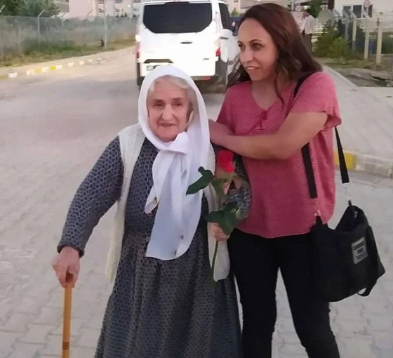 83 yaşında cezaevine gönderilen Makbule Özer'in yüzünde şişlikler oluştu: ATK'ye bir başvuru daha