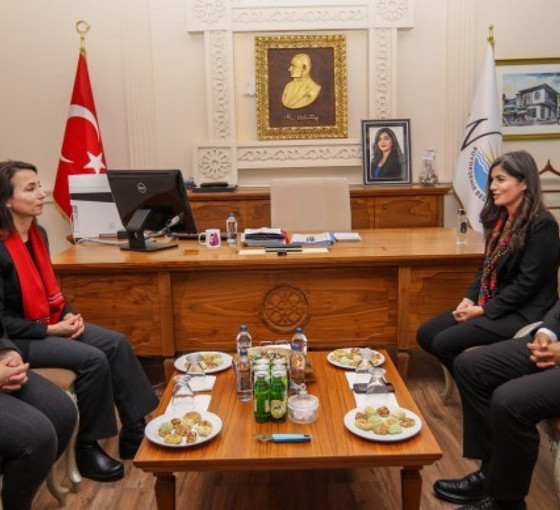 Hatimoğulları, Van Büyükşehir Belediyesi’ni ziyaret etti: 'Kentlerimizin gelişimi için çalışacağız'