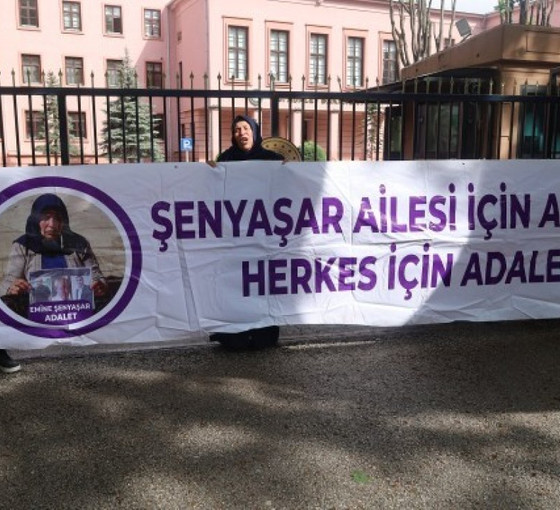 Emine Şenyaşar Adalet Bakanlığı önünde: Oğlumu bırakın