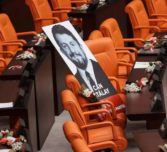 Milletvekilliği düşürülen Can Atalay’ın TBMM’deki odasına İYİ Partili Erhan Usta yerleşti