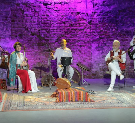 Halkların sesleriyle harmanlanan Rastak’la söyleşi