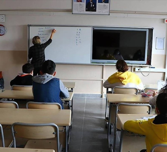 MEB'in müfredat taslağına 'anadilde eğitim' vurgusuyla tepki: 'Demokratik, bilimsel ve laik olmalı'
