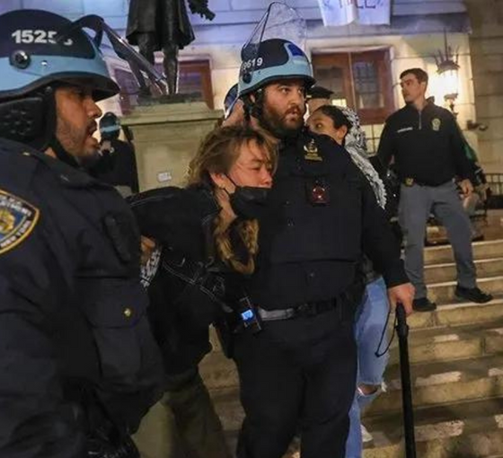 ABD'de Güney California Üniversitesi'nde polis, Gazze Dayanışma Kampı'nı dağıttı